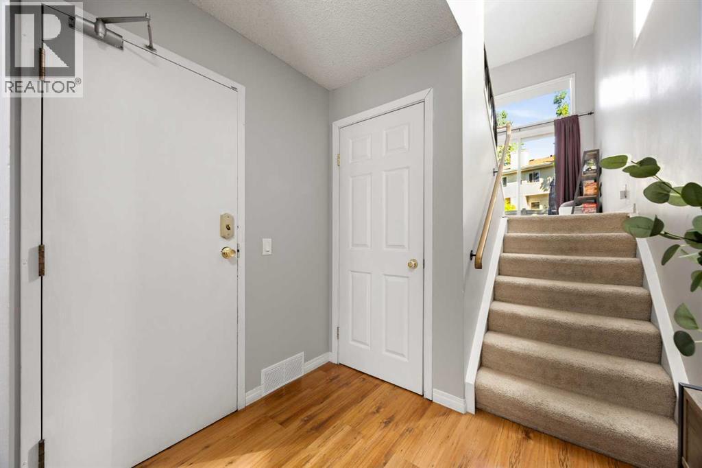 723 Queenston Terrace SE - 31