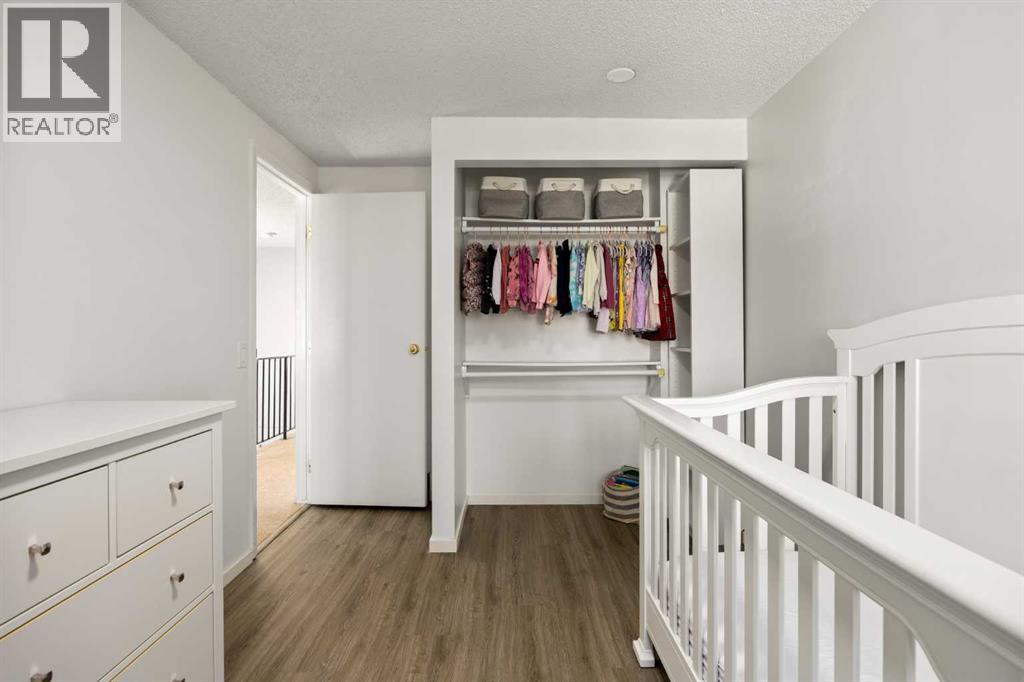 723 Queenston Terrace SE - 23
