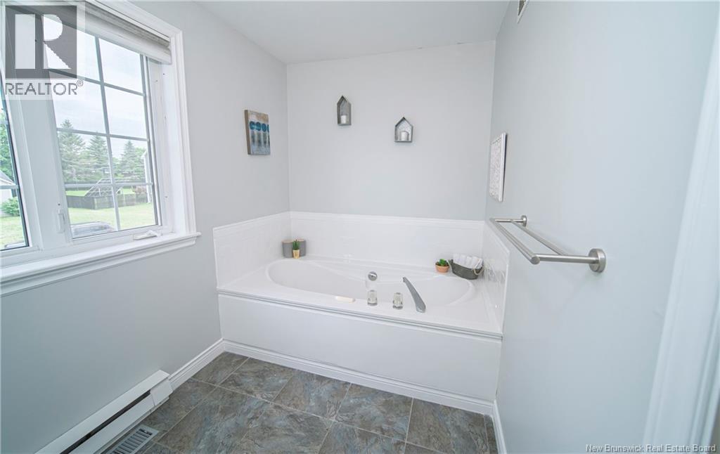 19 Howe Crescent - Image 22