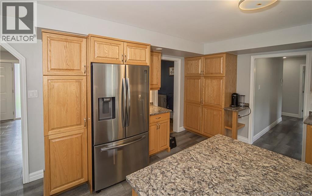 19 Howe Crescent - Image 3