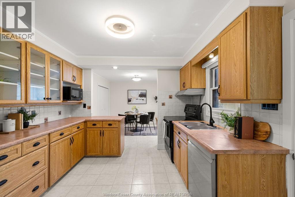 2594 BUCKINGHAM - 11