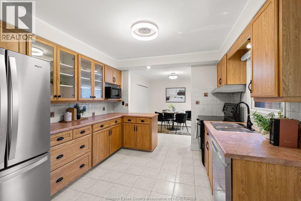 2594 BUCKINGHAM - 12