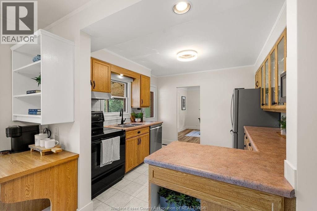 2594 BUCKINGHAM - 13