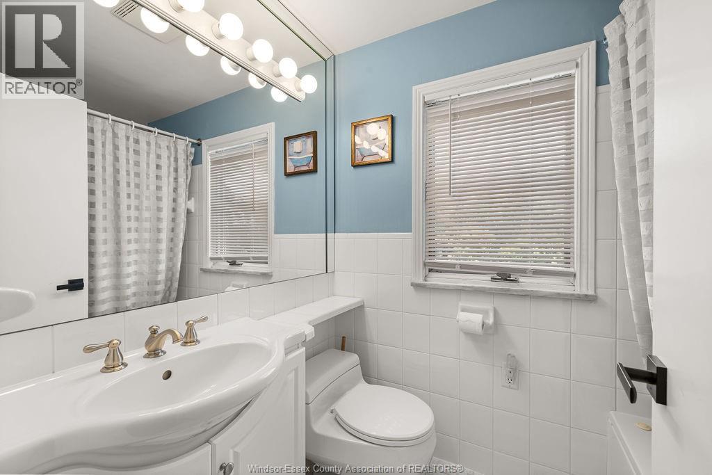 2594 BUCKINGHAM - 19