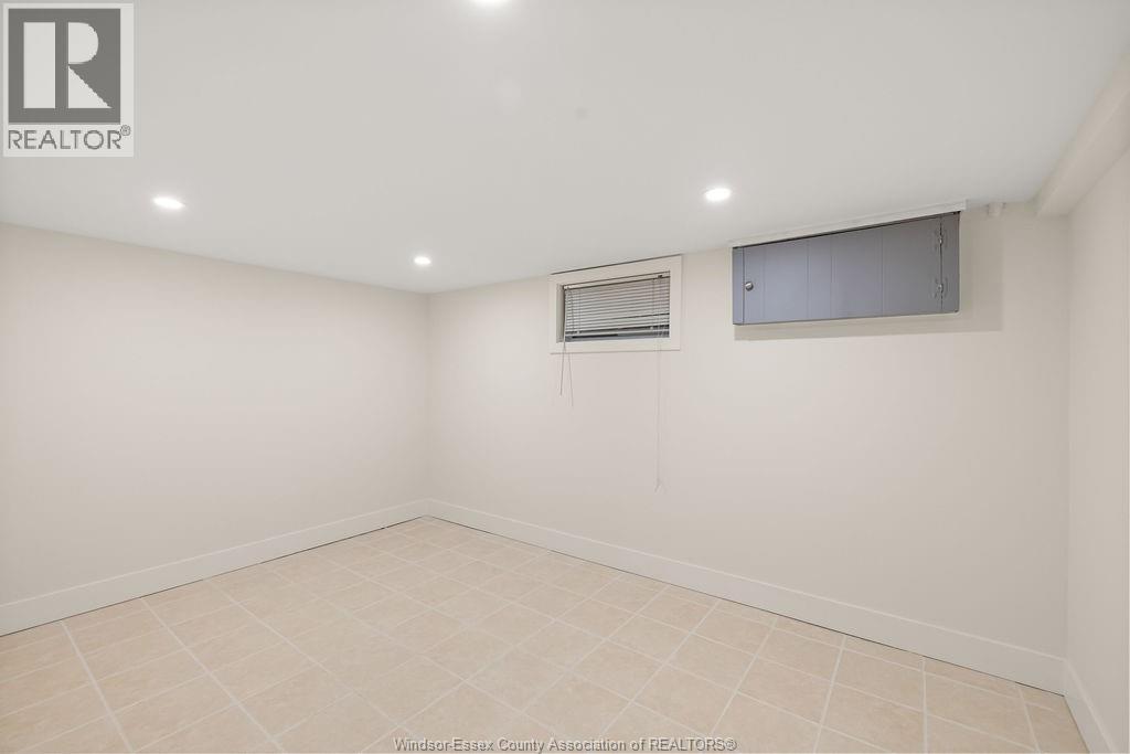 2594 BUCKINGHAM - 23
