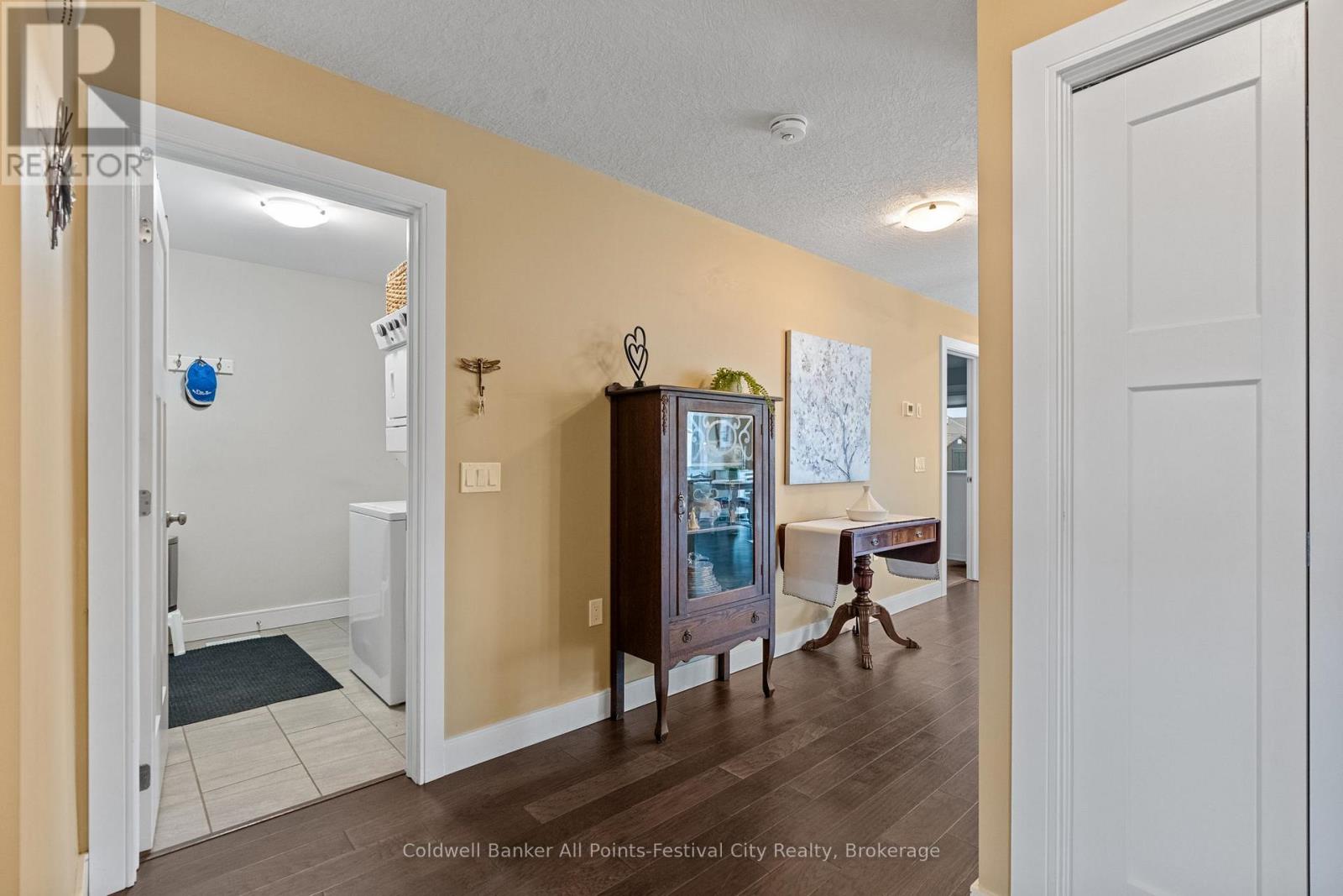 44 HURON HEIGHTS DRIVE - 8