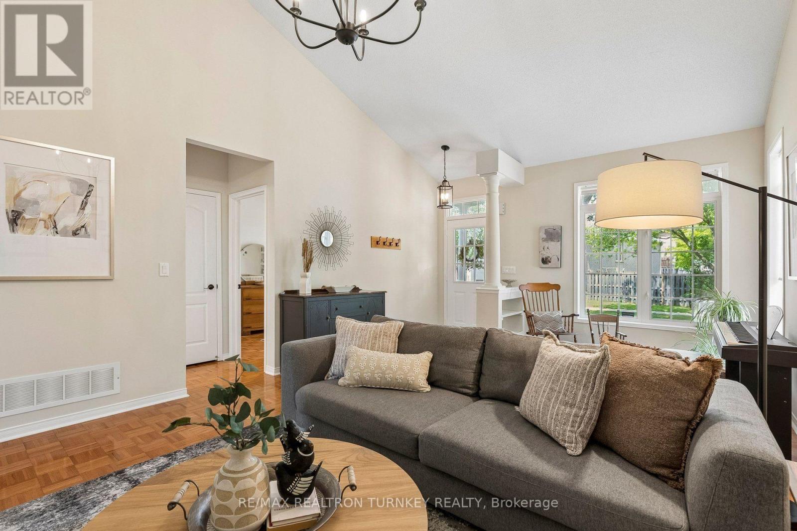 7 THOMAS BALES DRIVE - 5