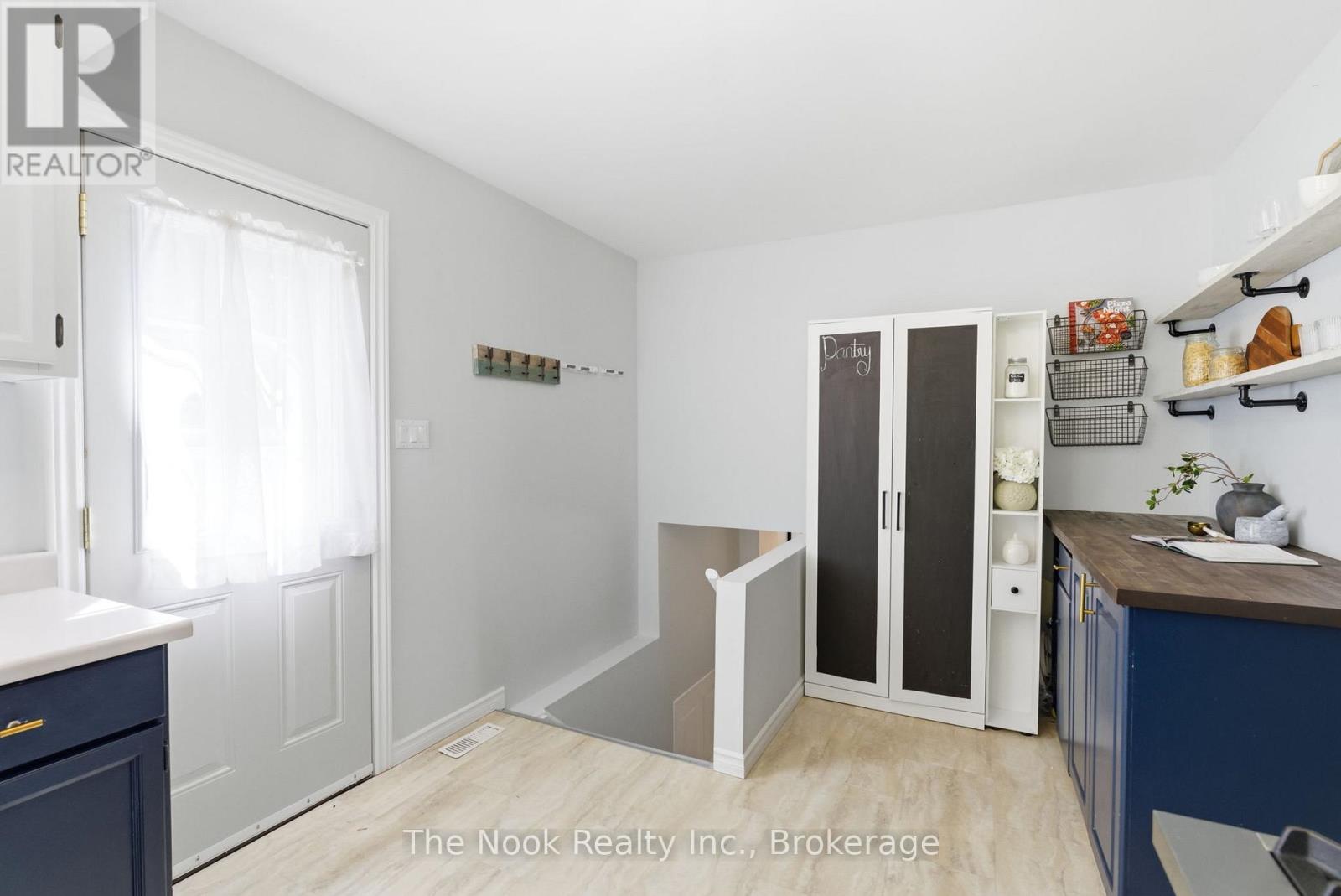 30 DEERPARK CRESCENT - 26