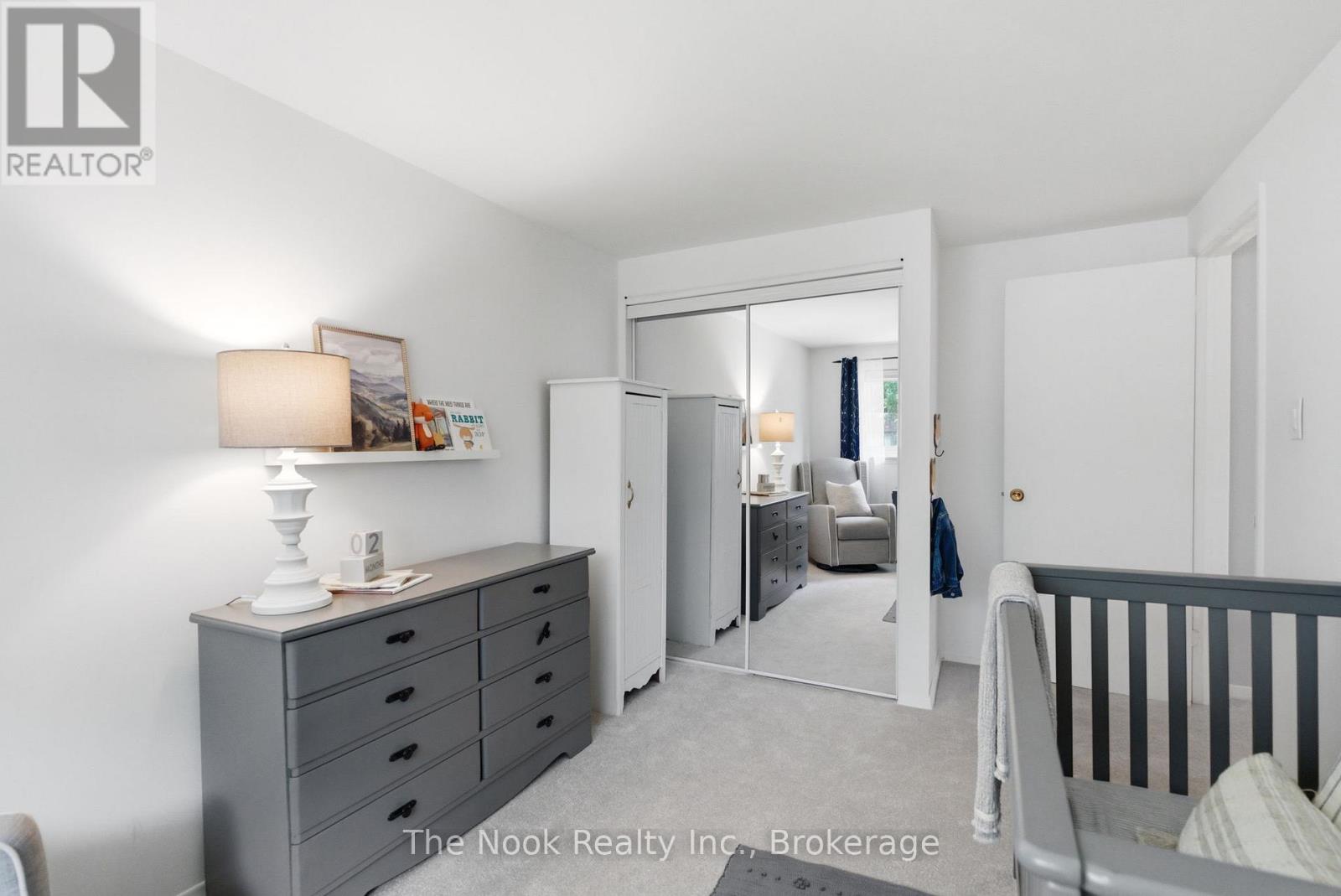 30 DEERPARK CRESCENT - 36