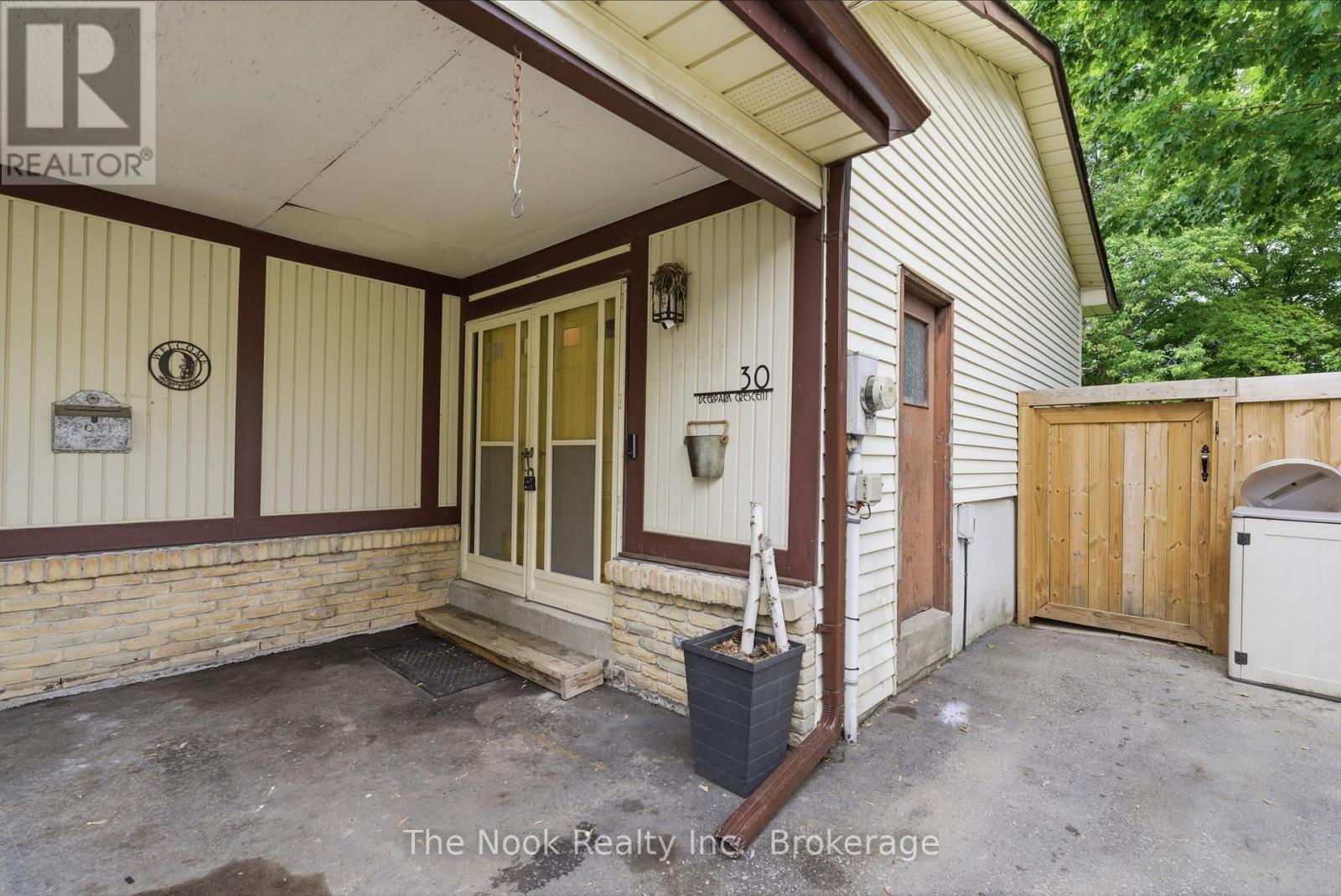 30 DEERPARK CRESCENT - 50