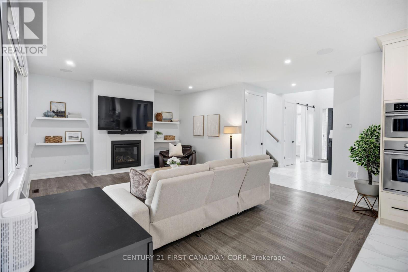 1909 BOARDWALK WAY - 20