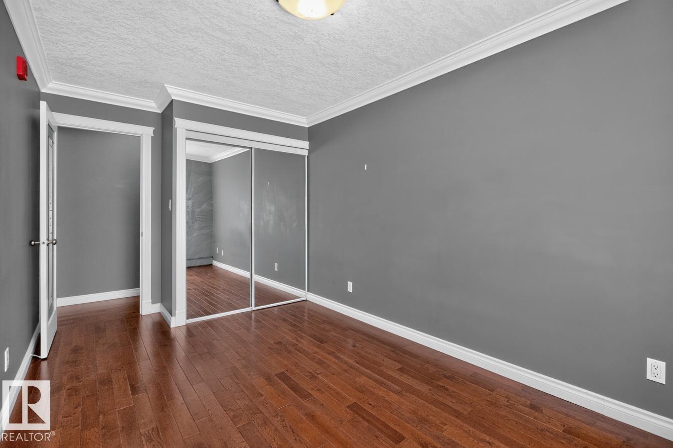 #402 10625 83 AV NW - 16