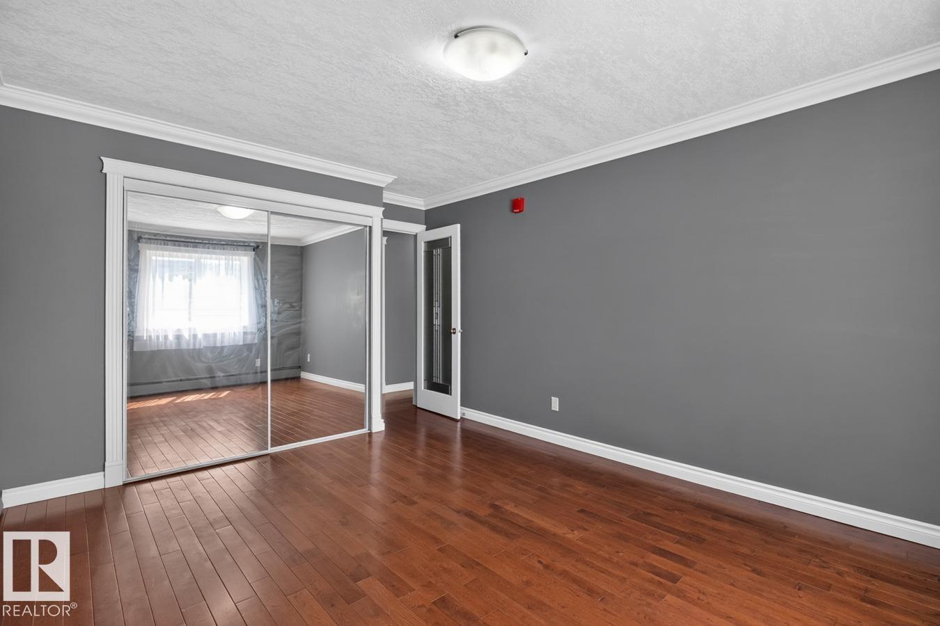 #402 10625 83 AV NW - 14
