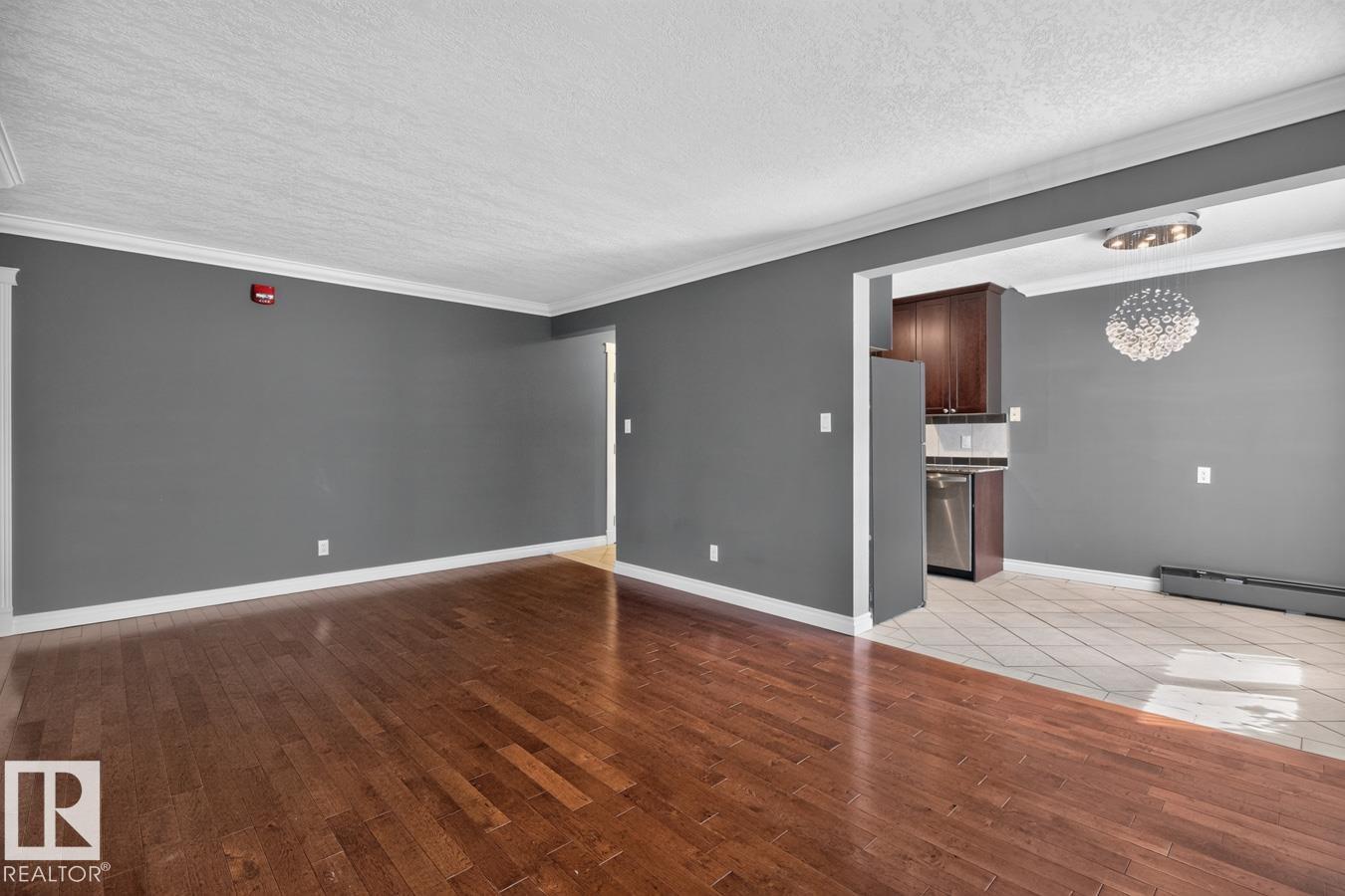#402 10625 83 AV NW - 12