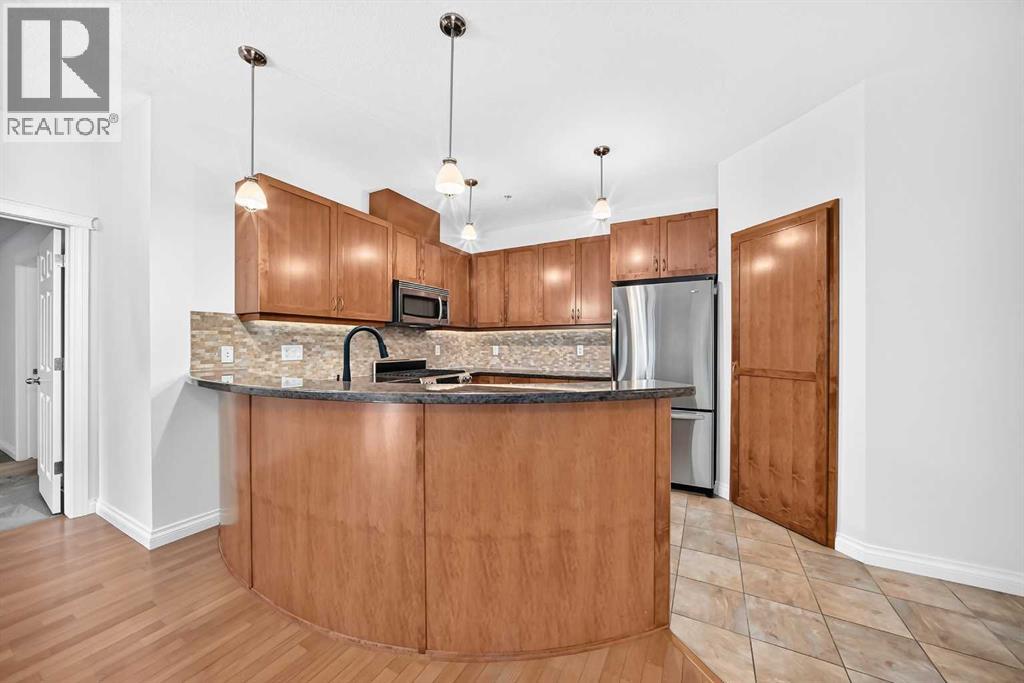 #103 4 Hemlock Crescent SW - Image 5