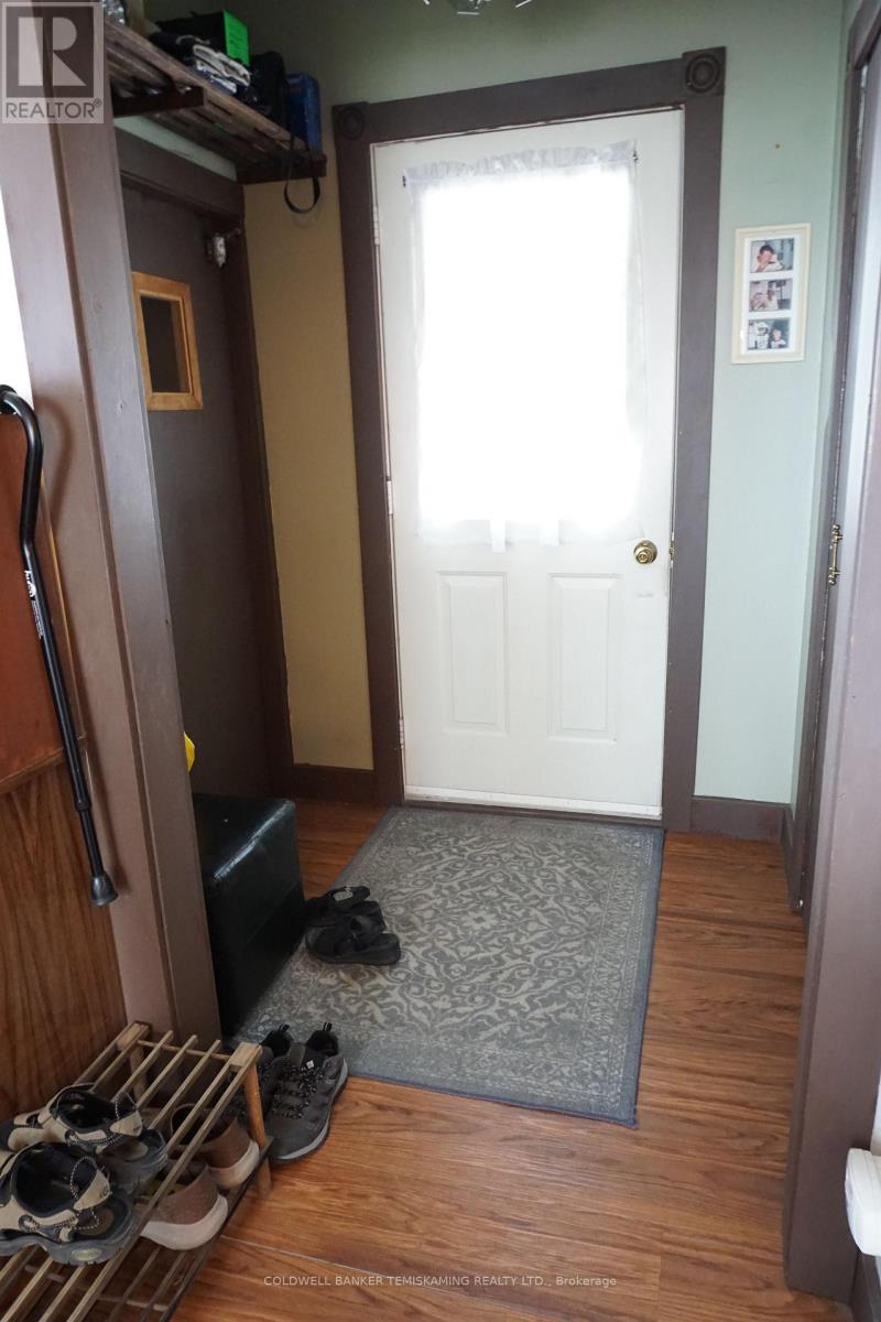 444 LAKESHORE ROAD N - 11