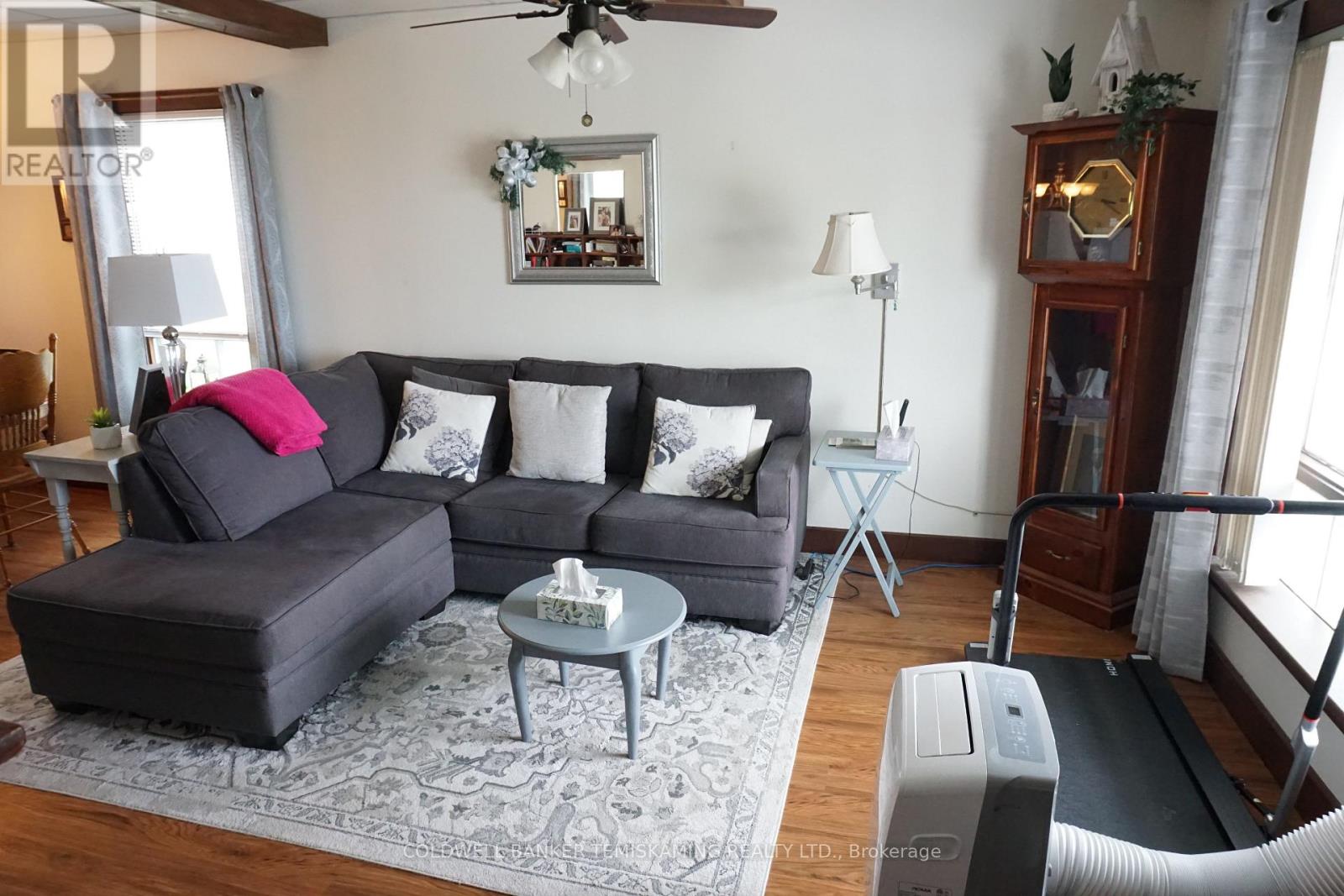 444 LAKESHORE ROAD N - 15