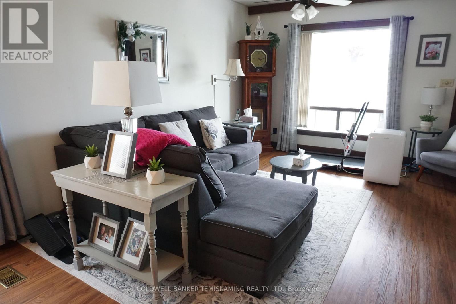444 LAKESHORE ROAD N - 16