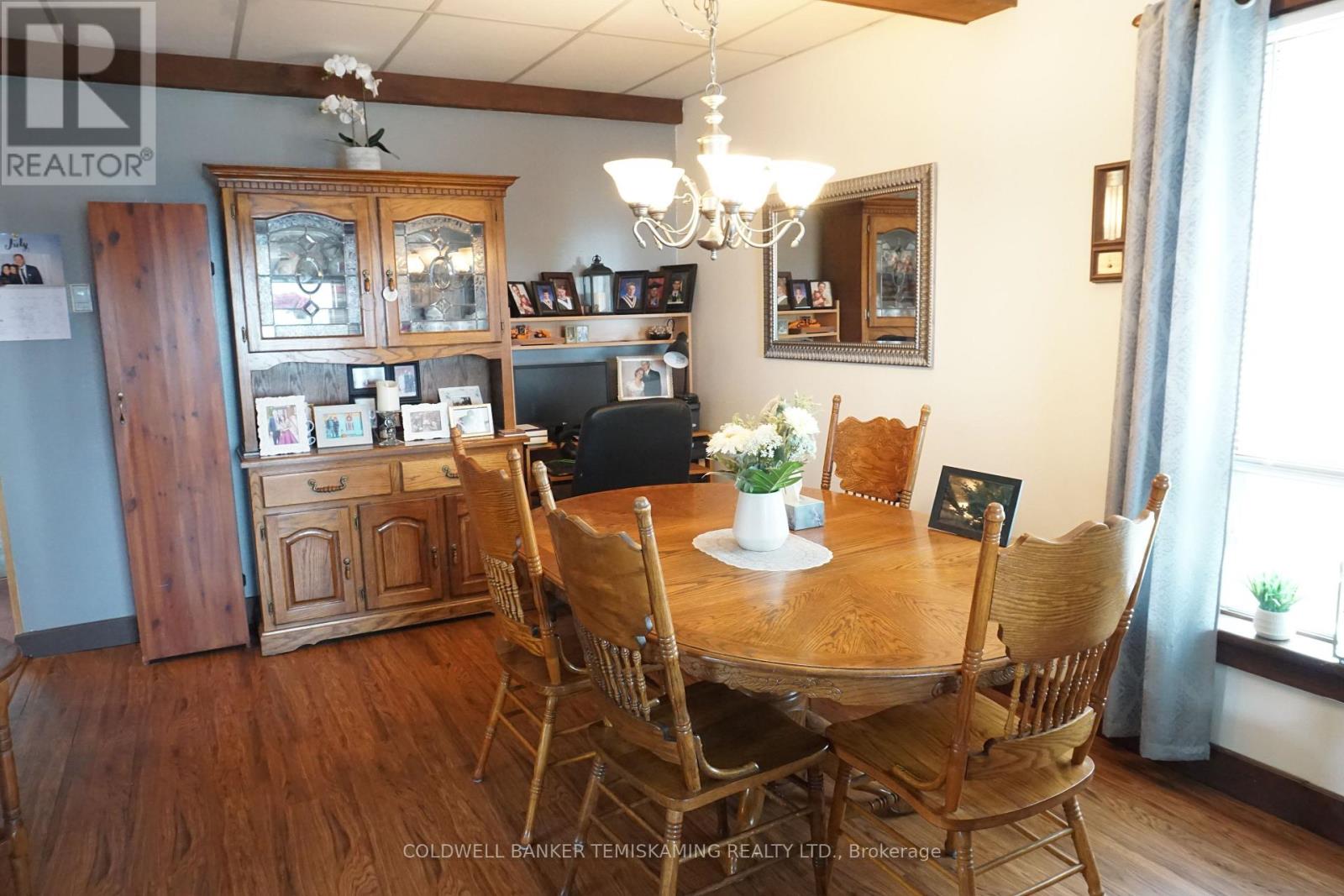 444 LAKESHORE ROAD N - 18