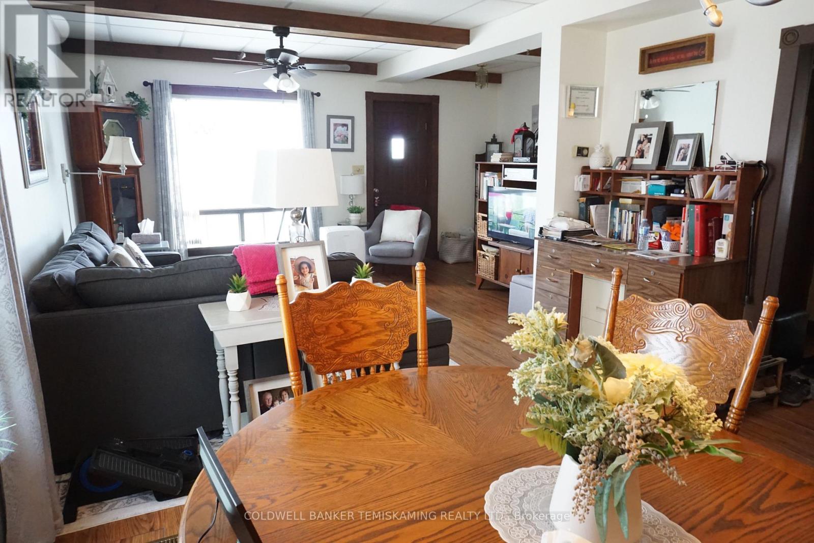 444 LAKESHORE ROAD N - 21