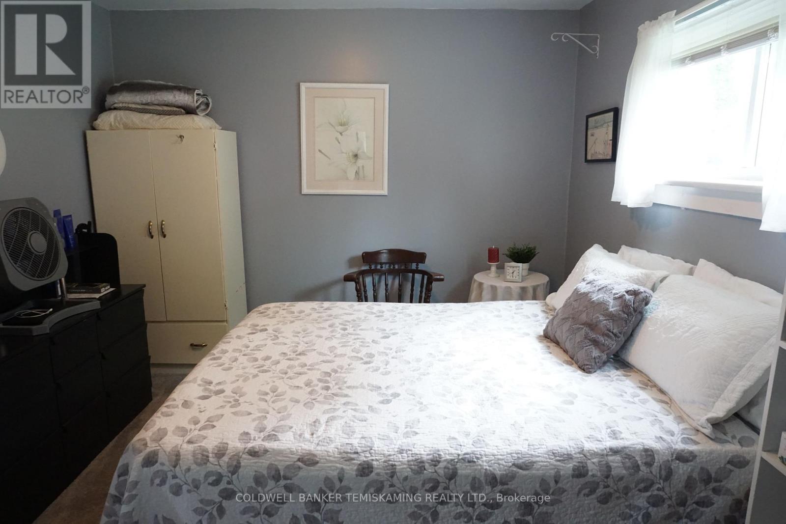 444 LAKESHORE ROAD N - 22