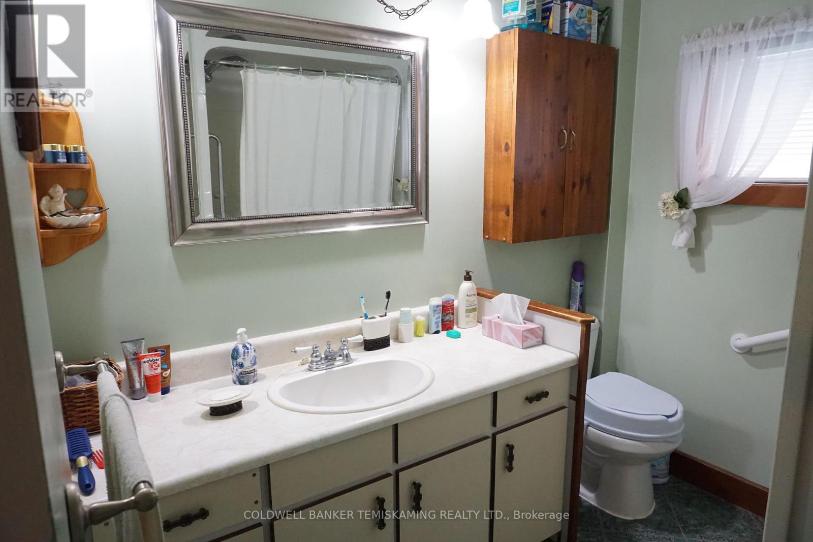 444 LAKESHORE ROAD N - 25