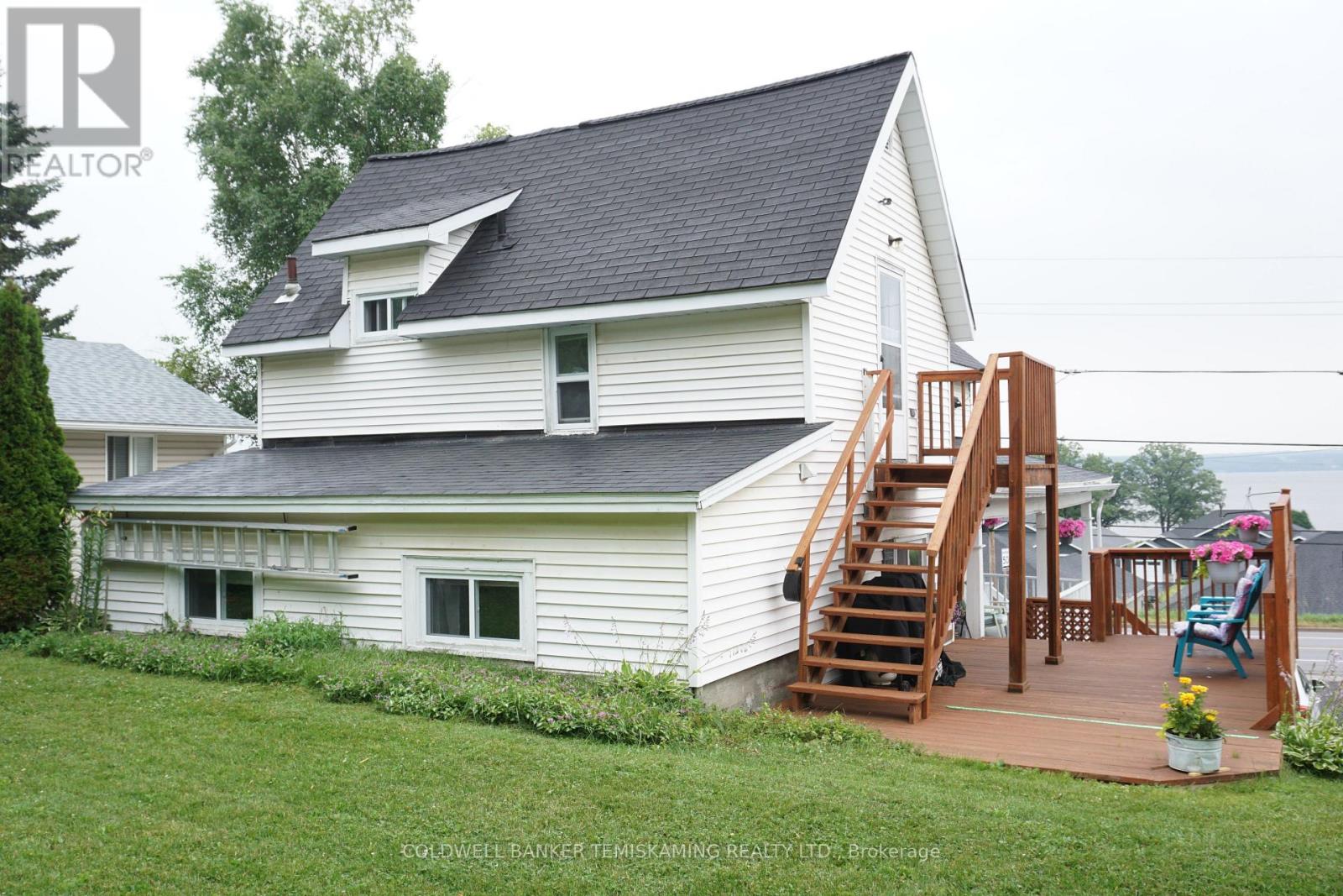 444 LAKESHORE ROAD N - 3