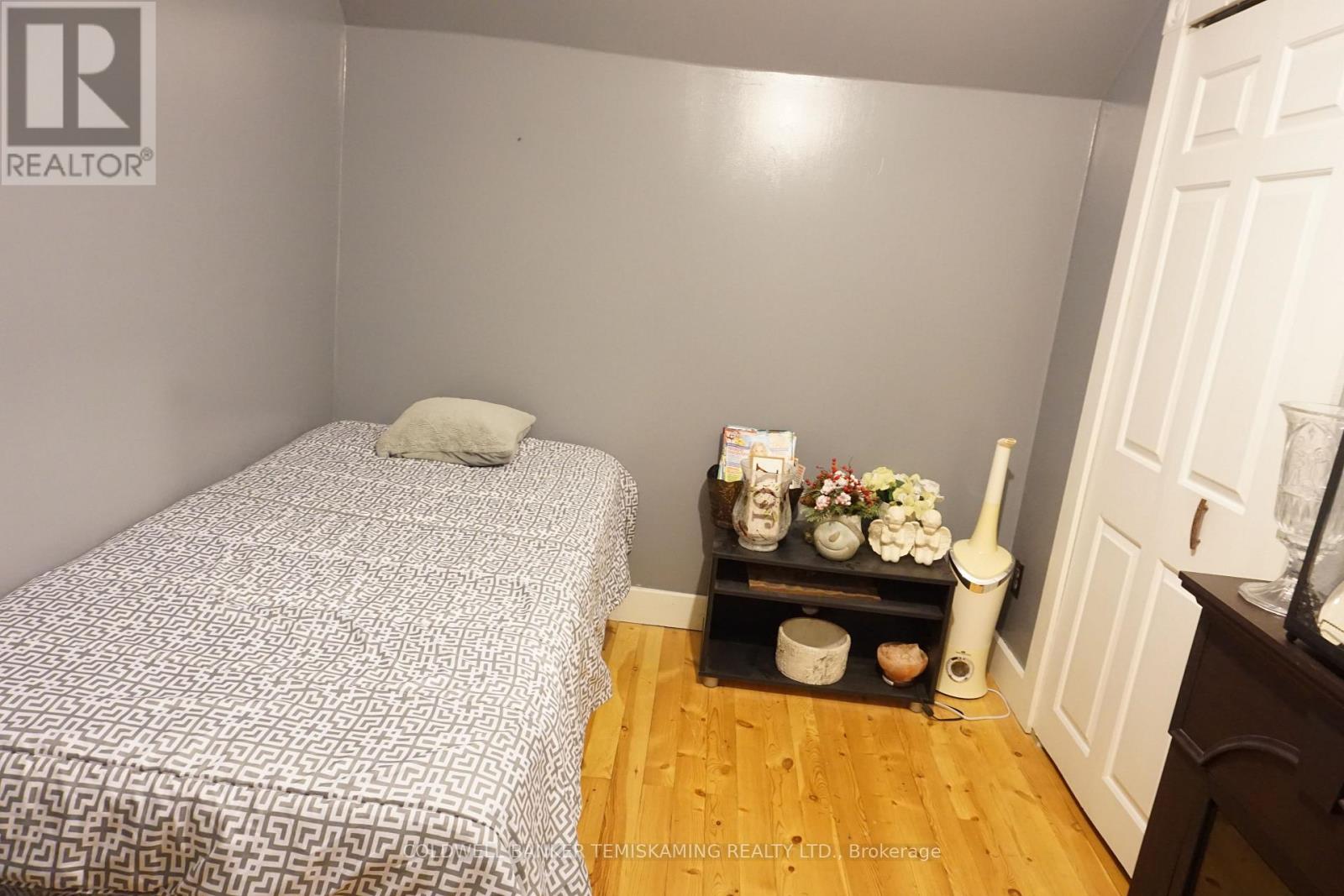 444 LAKESHORE ROAD N - 30