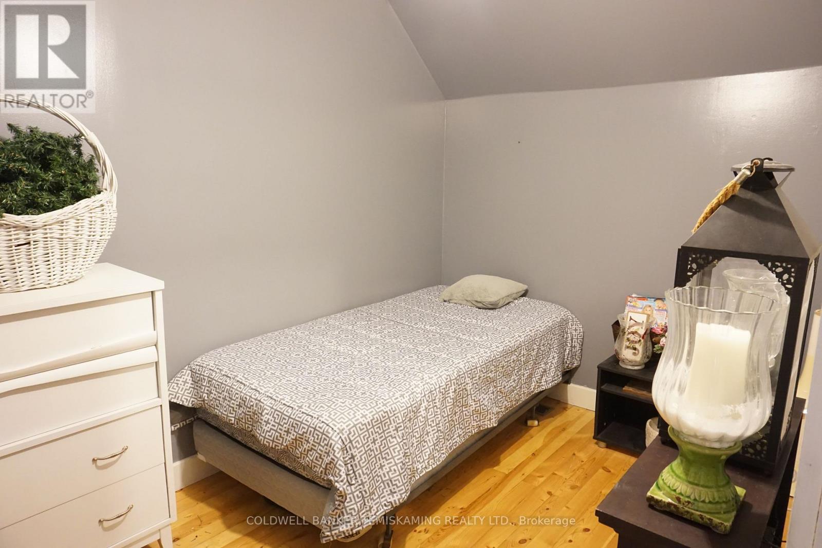 444 LAKESHORE ROAD N - 31