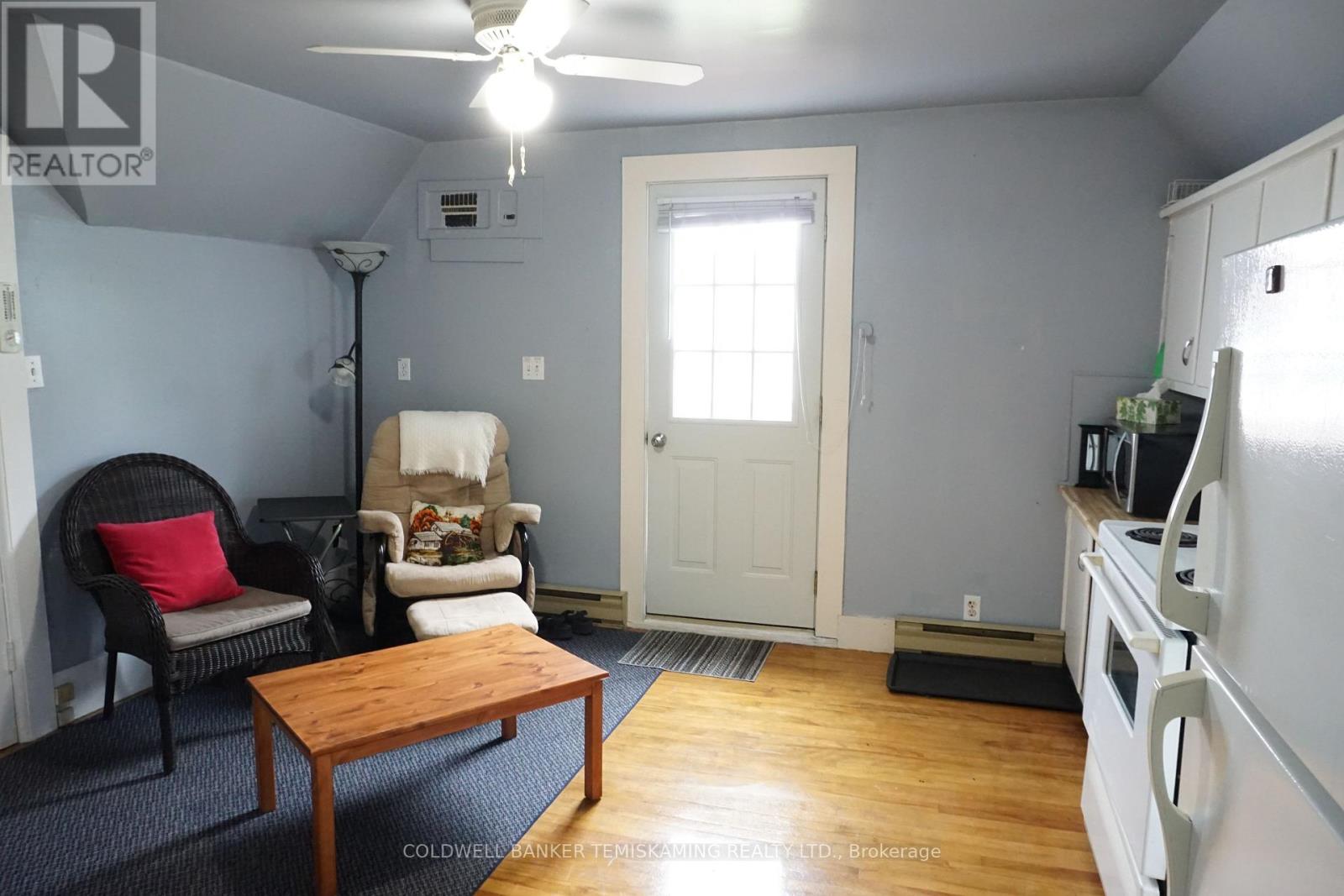 444 LAKESHORE ROAD N - 36