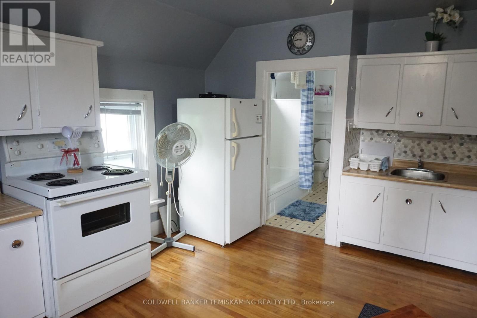 444 LAKESHORE ROAD N - 39