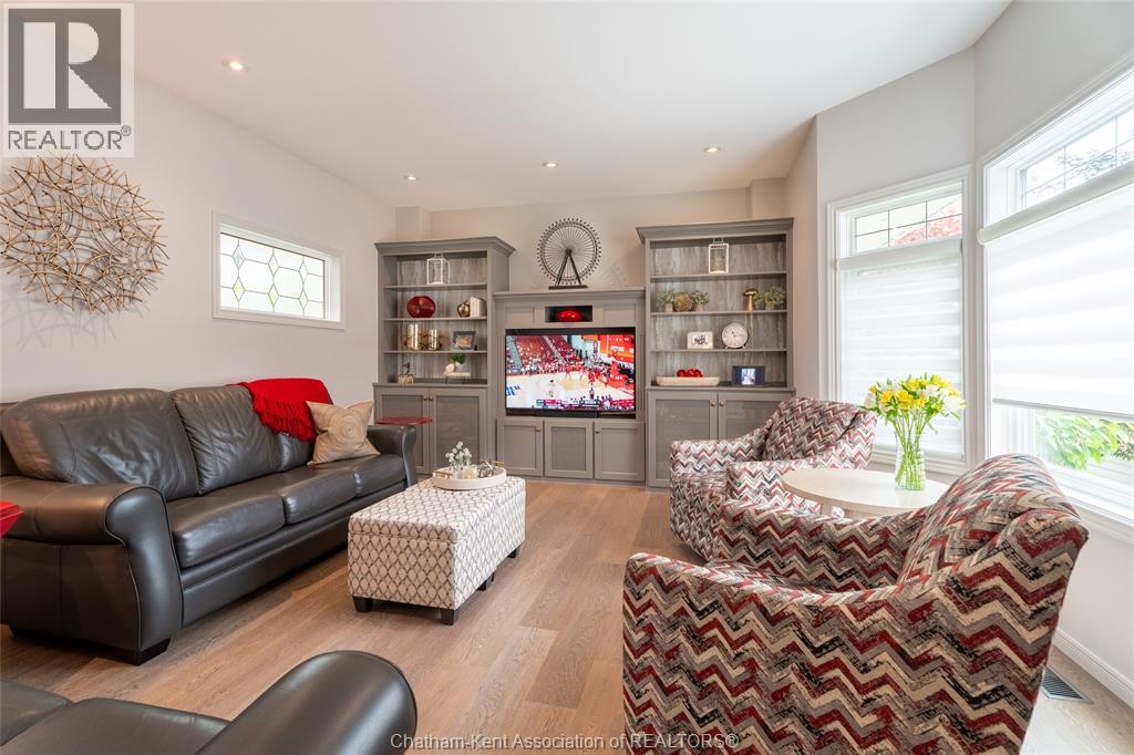 15 Ellwood AVENUE - 19