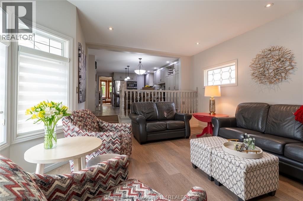15 Ellwood AVENUE - 22