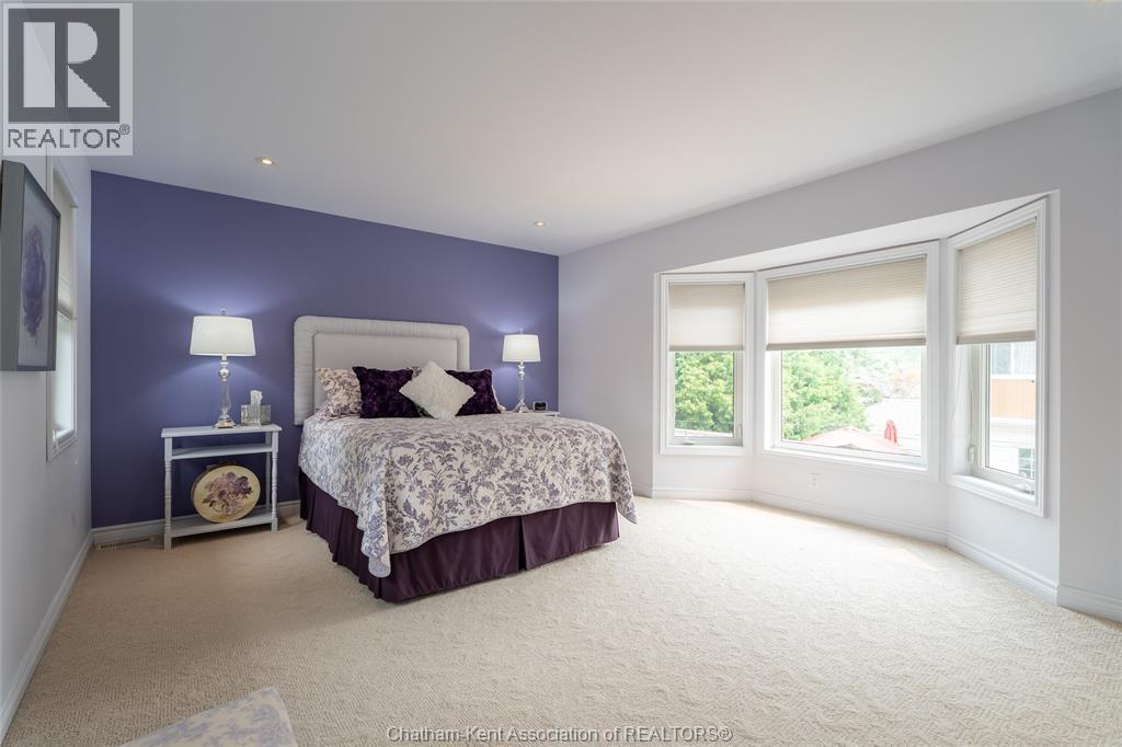 15 Ellwood AVENUE - 33