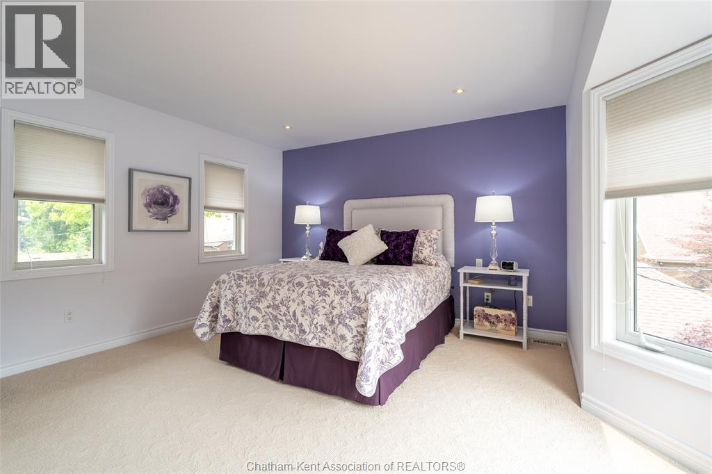 15 Ellwood AVENUE - 34