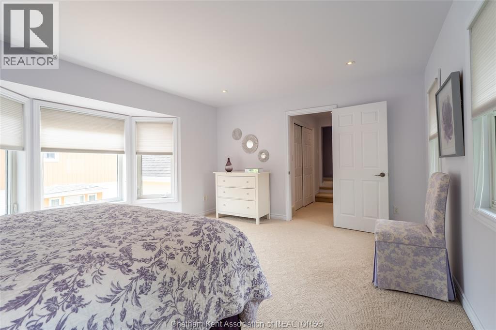 15 Ellwood AVENUE - 35