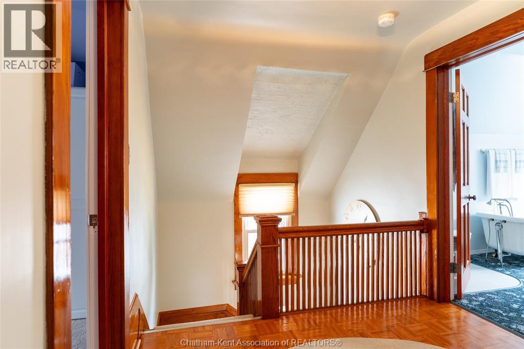 15 Ellwood AVENUE - 36