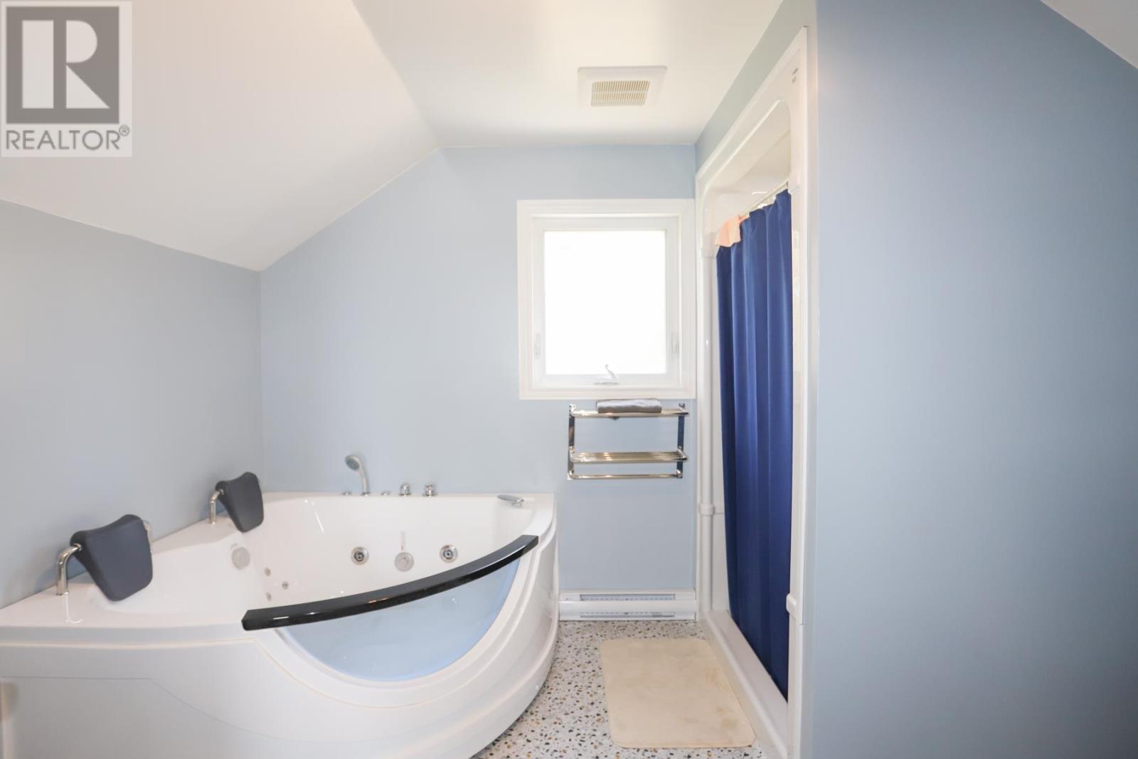 838 Four Seasons DR - 21
