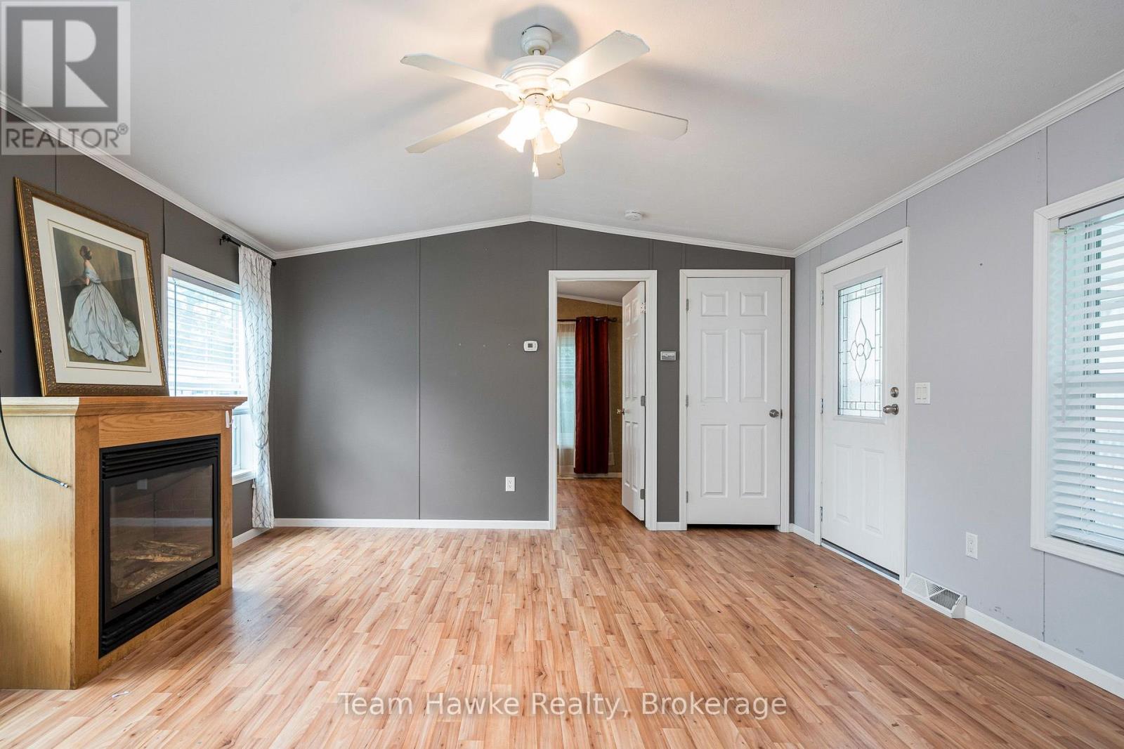 97 GEORGIAN GLEN DRIVE - 2