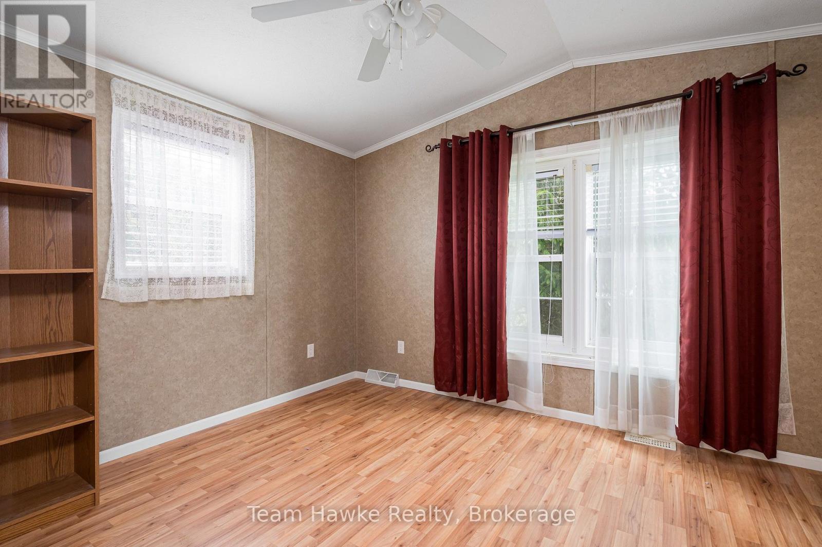 97 GEORGIAN GLEN DRIVE - 4