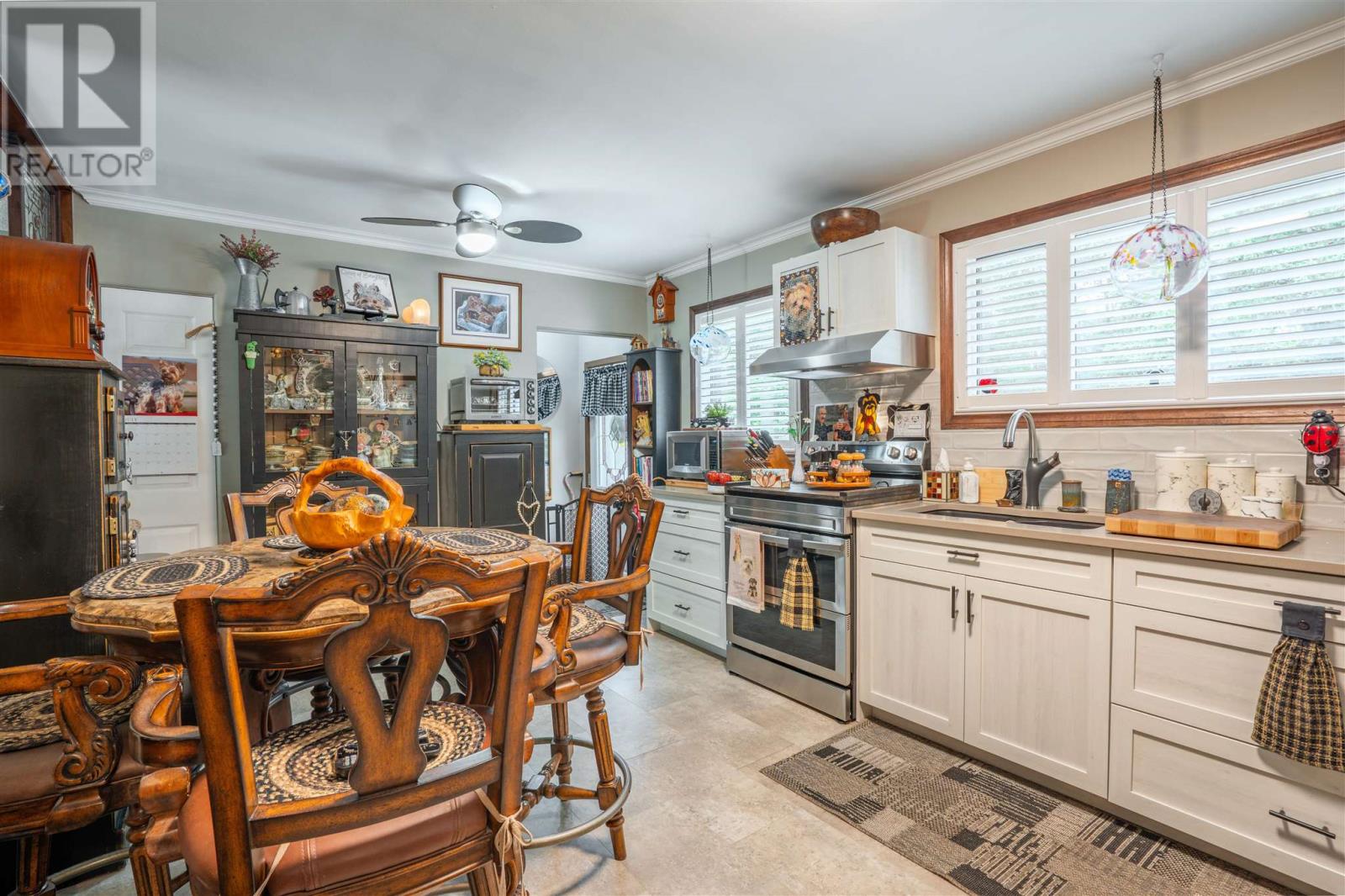 32 Bainbridge ST - 10