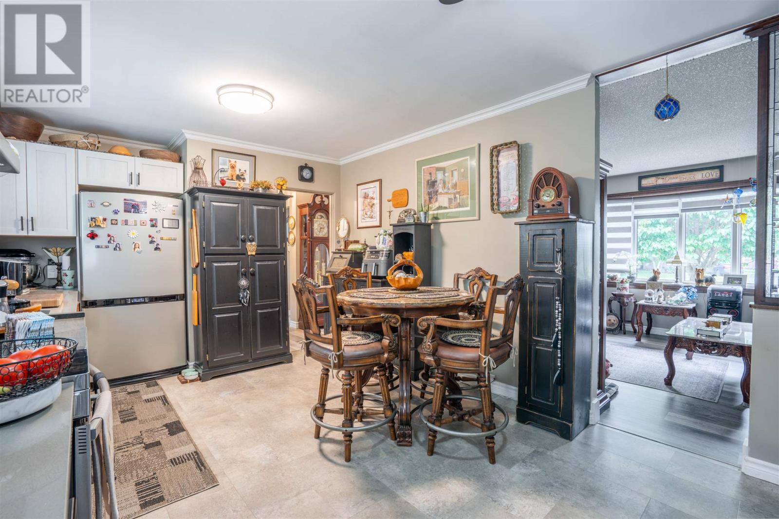 32 Bainbridge ST - 12