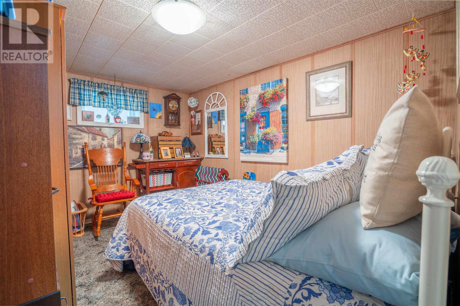 32 Bainbridge ST - 21
