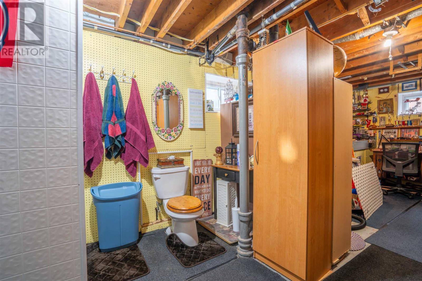 32 Bainbridge ST - 22