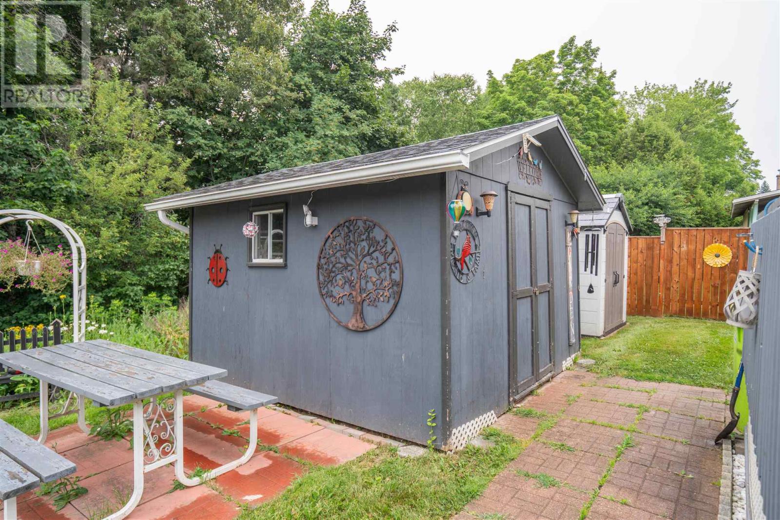 32 Bainbridge ST - 27