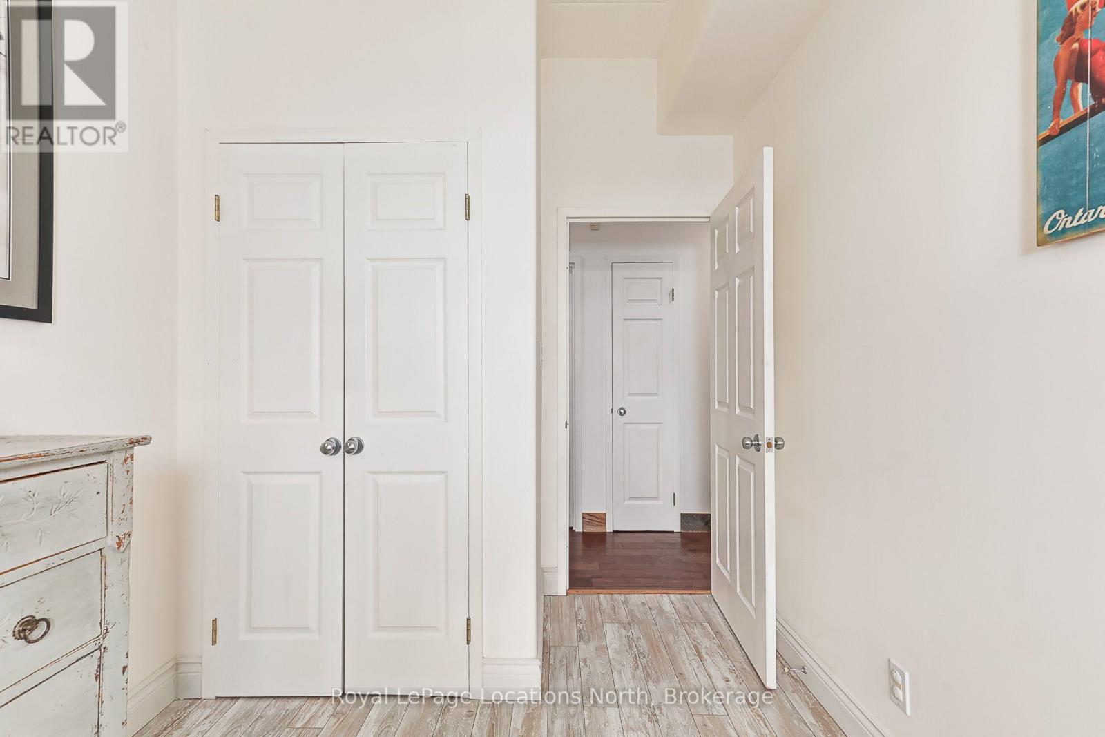 #103 10 BAY STREET E - 20