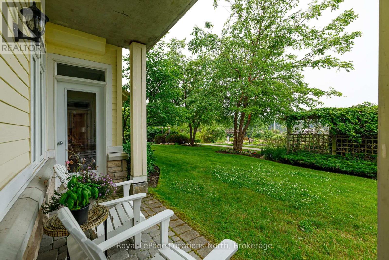 #103 10 BAY STREET E - 23