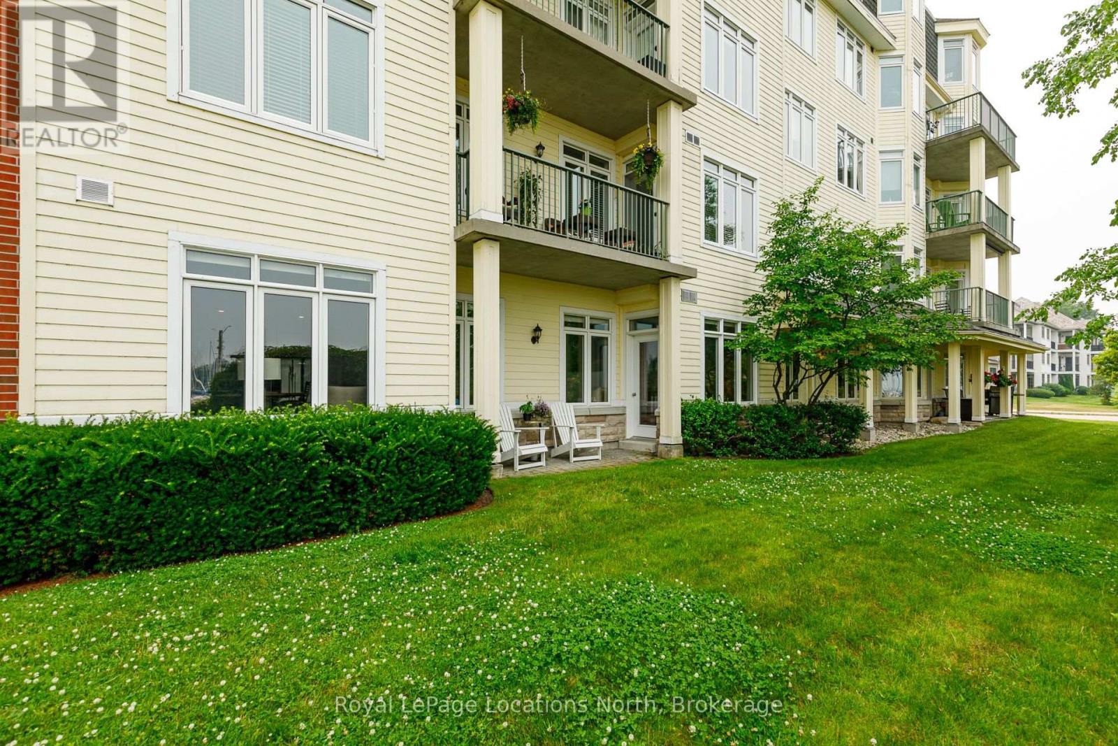 #103 10 BAY STREET E - 26