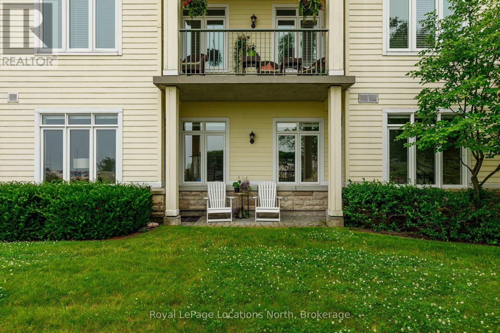 #103 10 BAY STREET E - 27