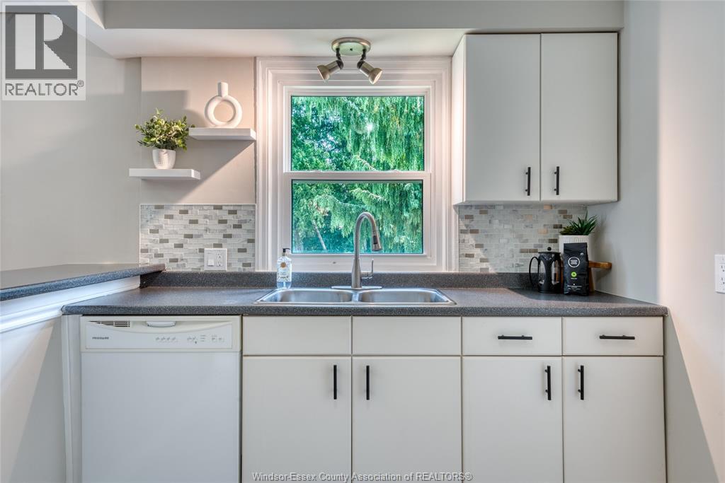 791 Scofield AVENUE - 18